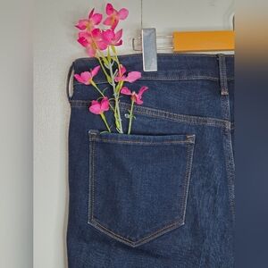 🌷Old Navy Women's Size 16 SHORT Kicker Boot-Cut Mid-Rise Dark Wash Jeans